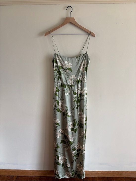 Reformation Dresses & Skirts - Reformation• 100% silk - sage green maxi dress with creamy white flowers.